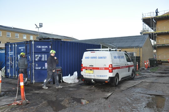 VVS Per Møller medarbejdere foran bygning