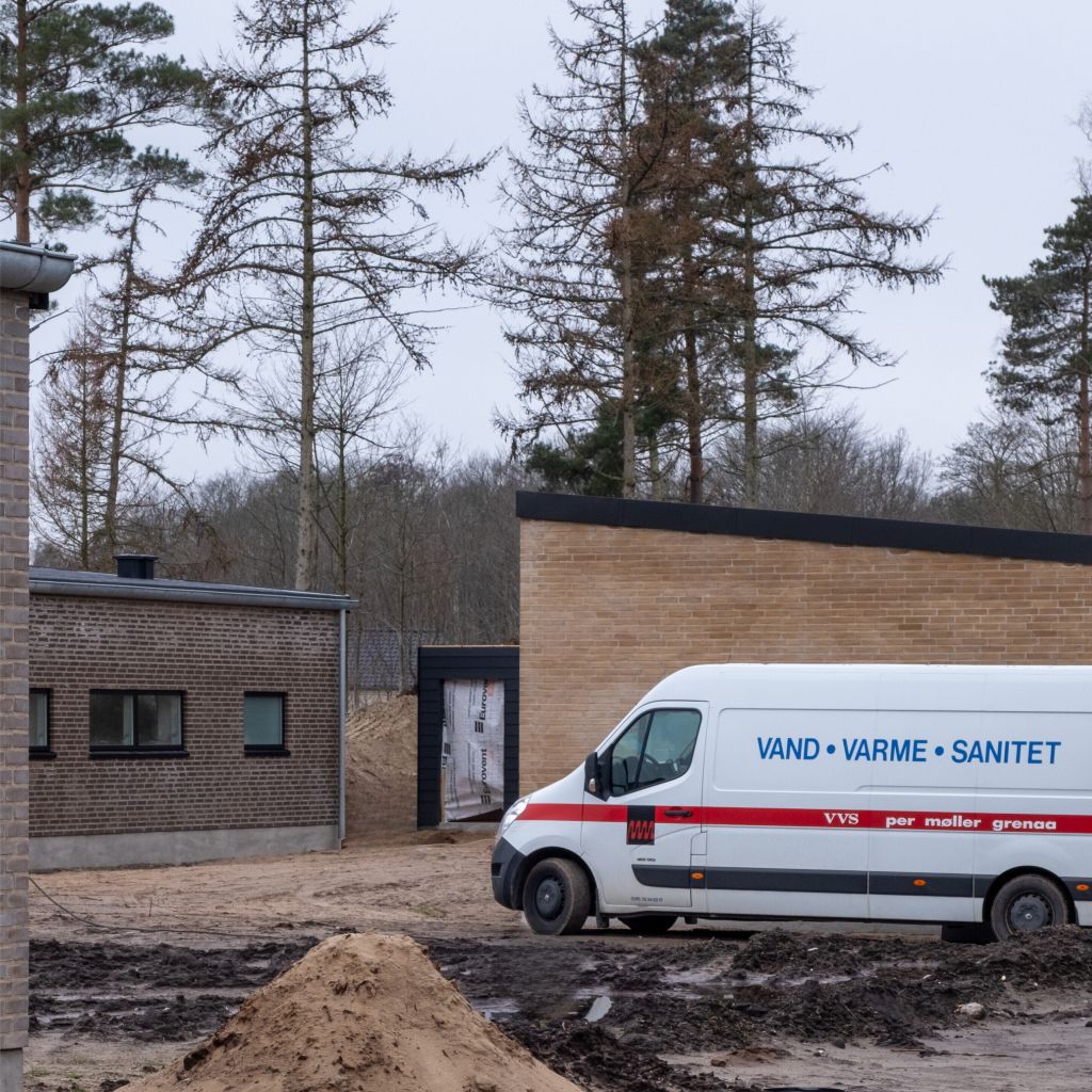 Bil Holder Ved Skovlunden